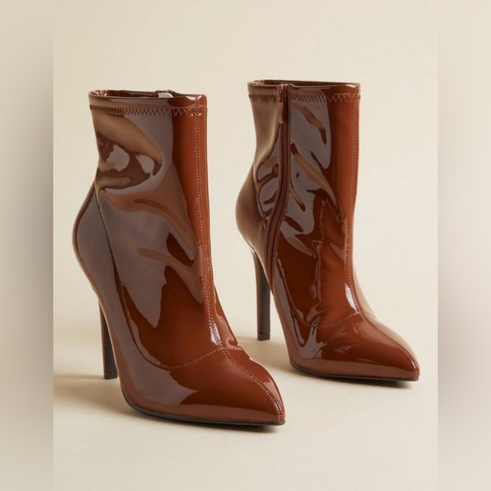 NWT Torrid Stretch Pointed Toe Heel Bootie Brown Size 8.5 Wide Width